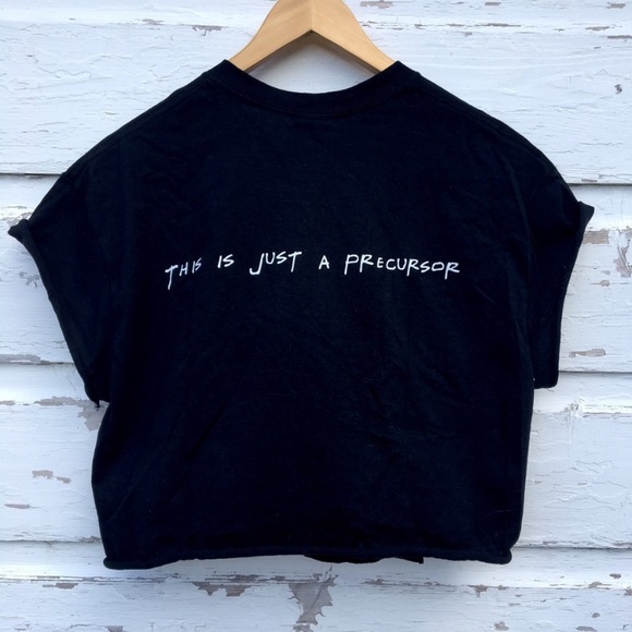 Scream my name Cropped Graphic Tee - Picture 2 of 3